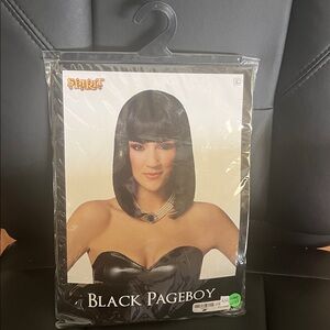 #1633+Spirit Black Pageboy Wig with Blunt Bangs